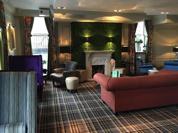 Hotel Lounge