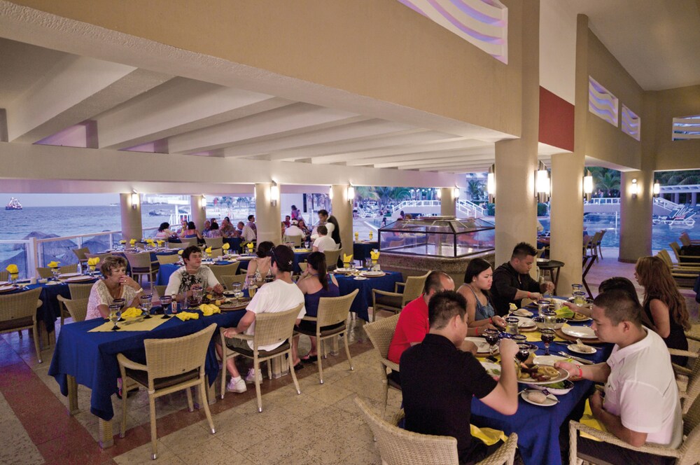 Food Court
