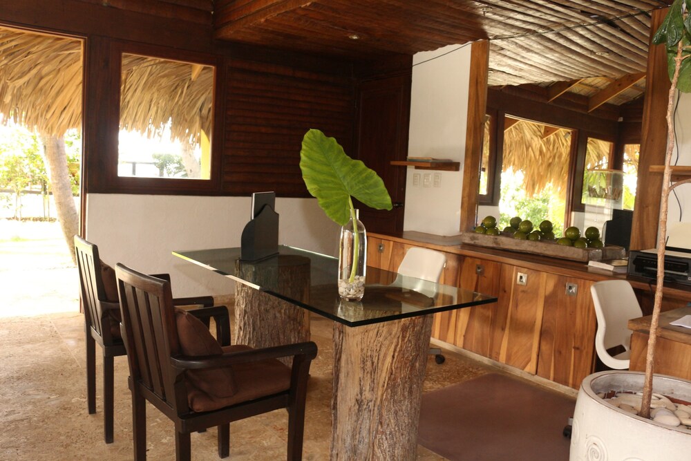Concierge Desk