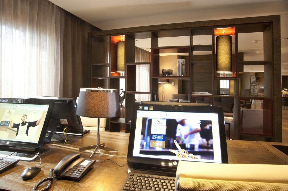Executive Lounge