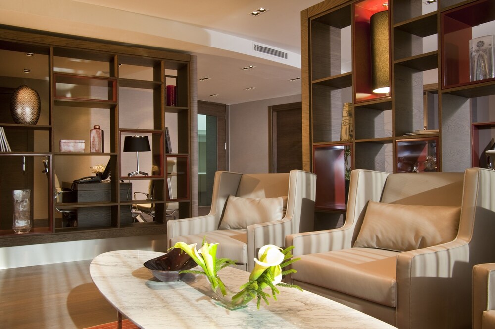 Executive Lounge