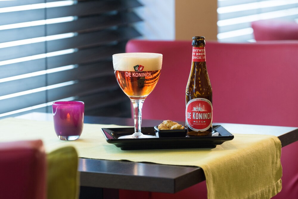 Hotel Lounge