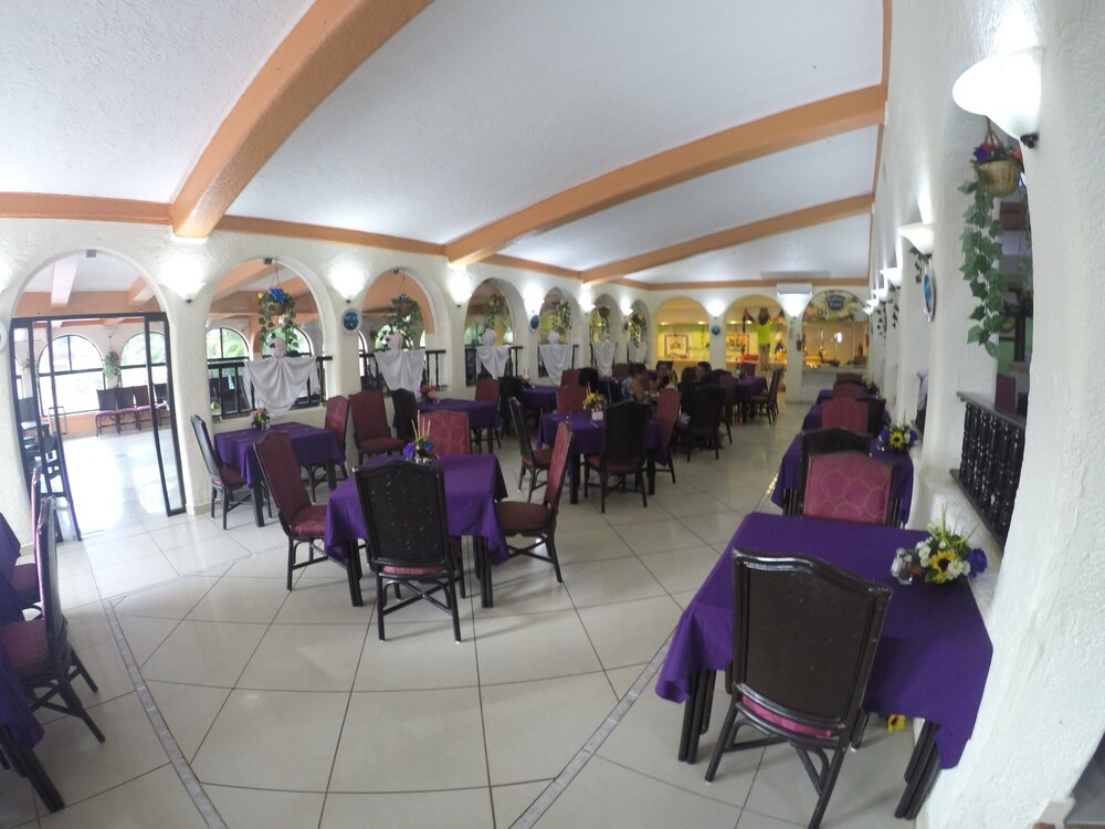 Food Court