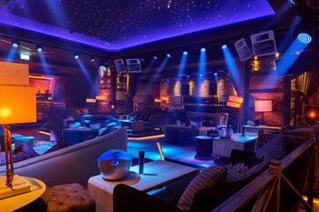 Hotel Lounge