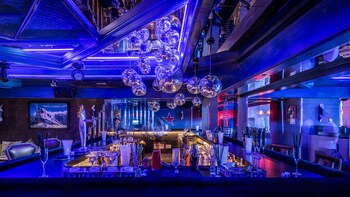 Hotel Lounge