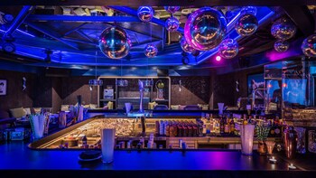 Hotel Bar