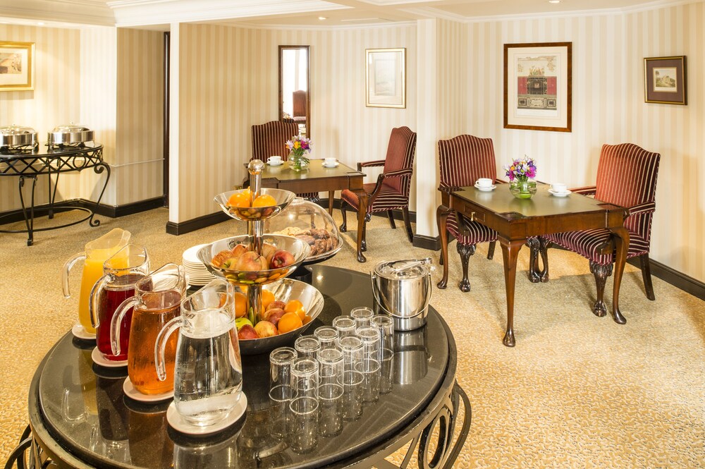 Executive Lounge