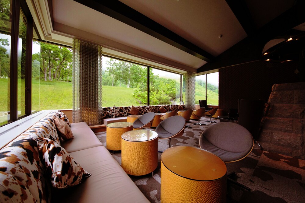 Hotel Lounge