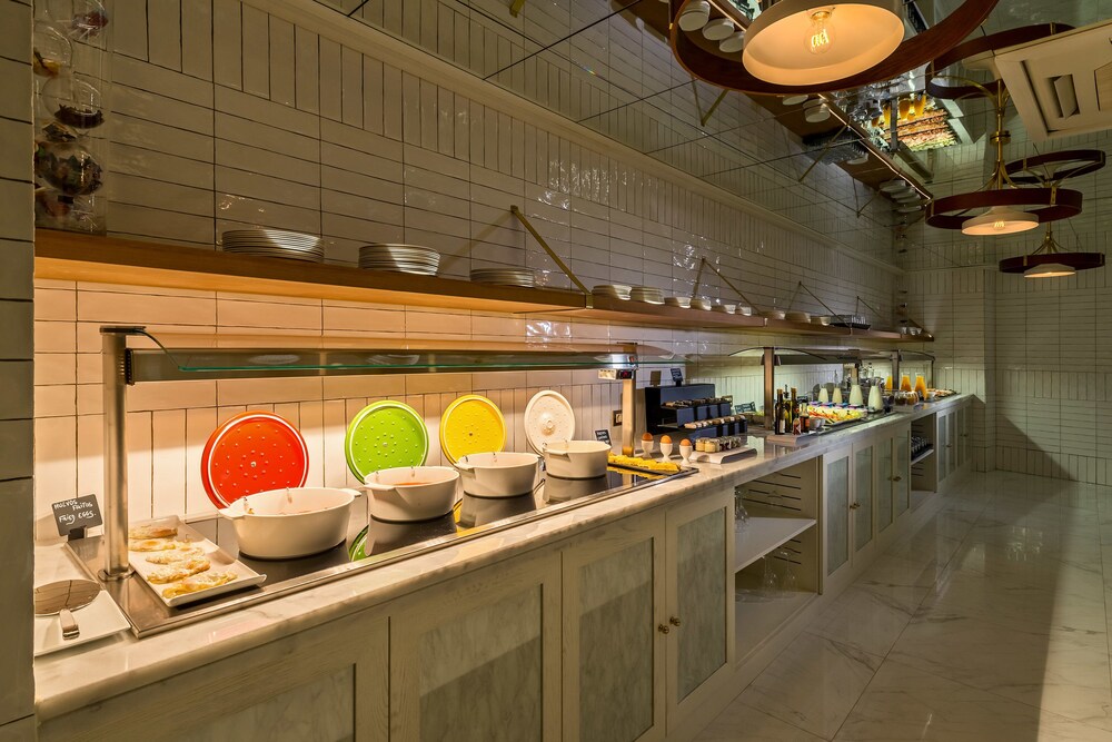 Food Court
