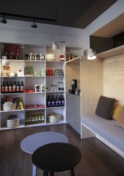 Hotel Lounge
