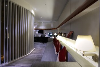 Executive Lounge