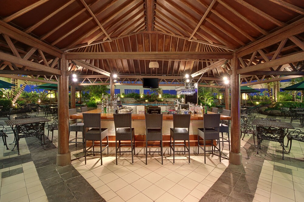 Poolside Bar