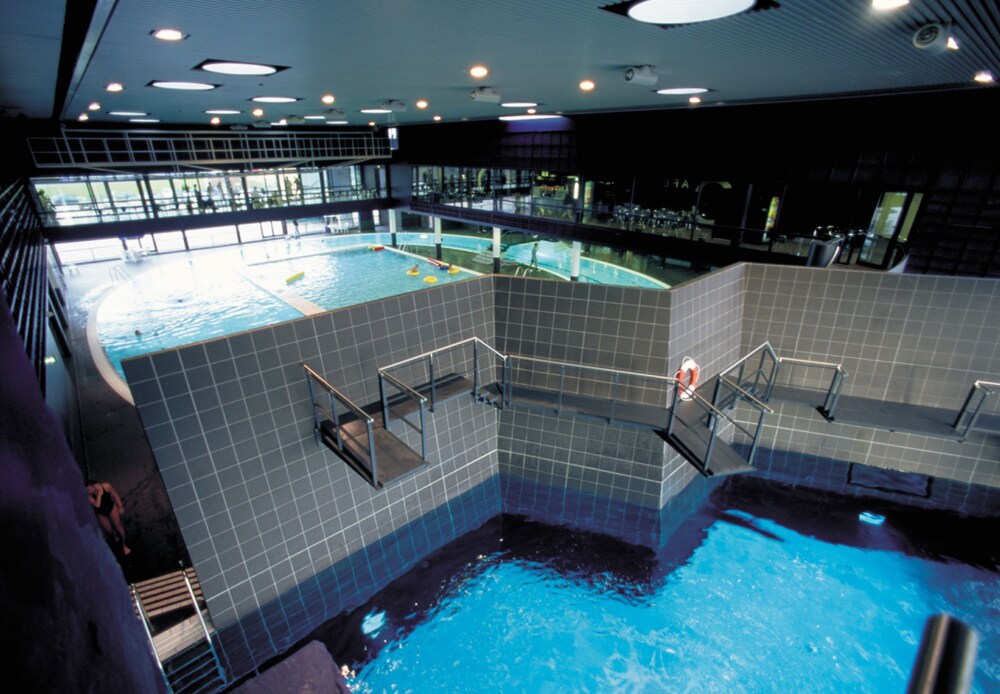 Indendørs pool