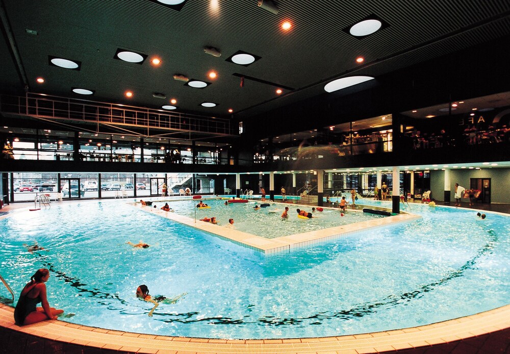 Indendørs pool