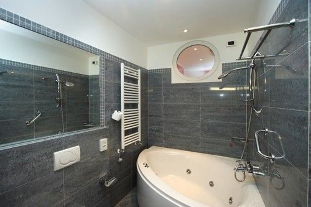 Jetted Tub