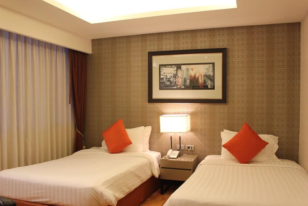 Standard Two Bedroom Apartment - Guestroom
