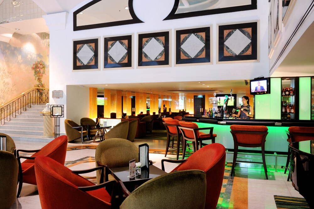 Hotel Bar