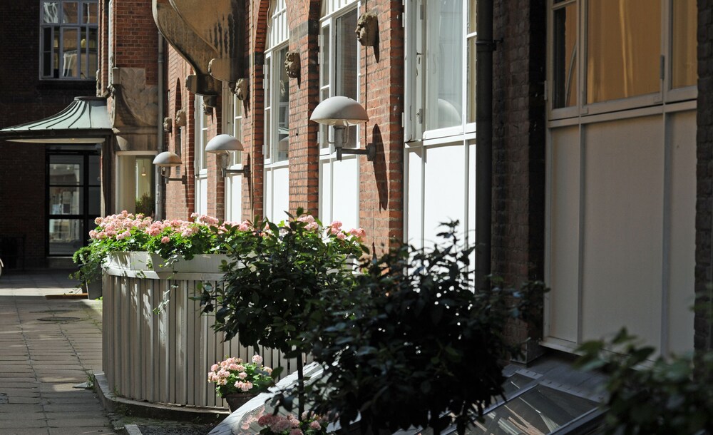 Courtyard View