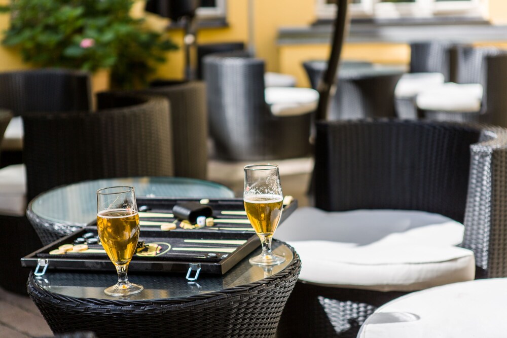 Hotel Lounge