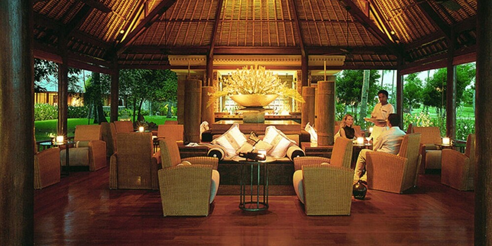 Hotel Lounge