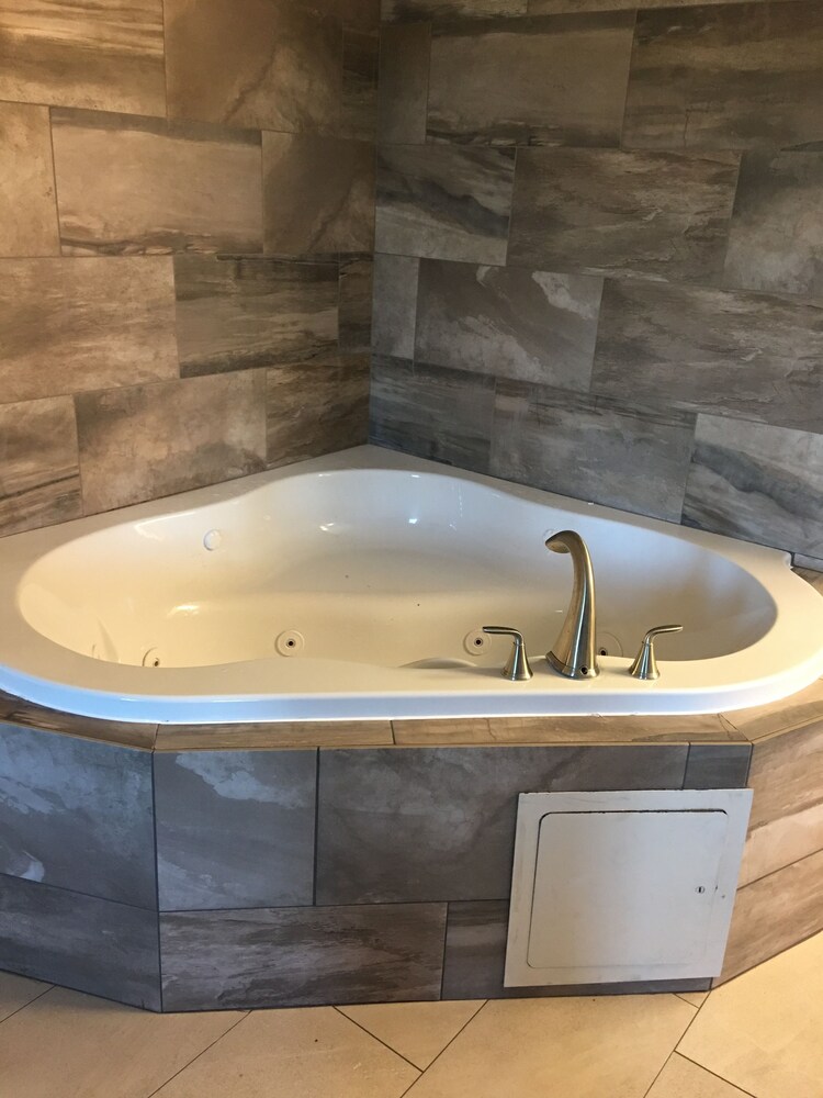 Jetted Tub