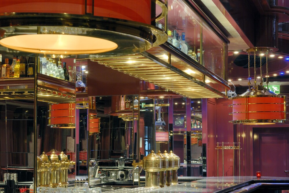 Hotel Bar