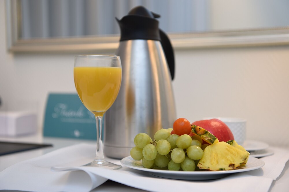 Room Service - Dining