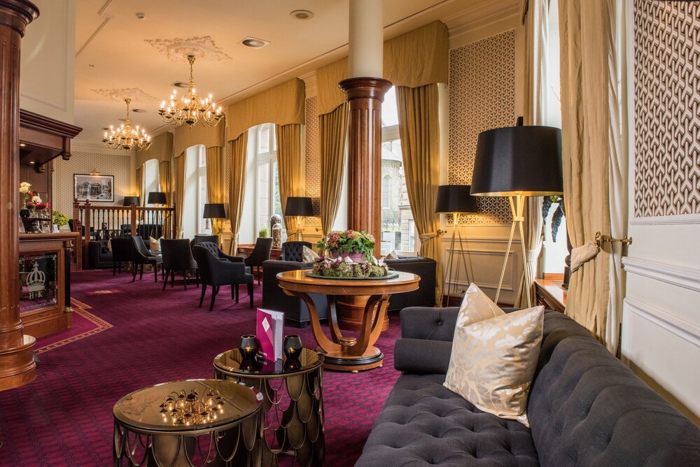 Lobby-Lounge