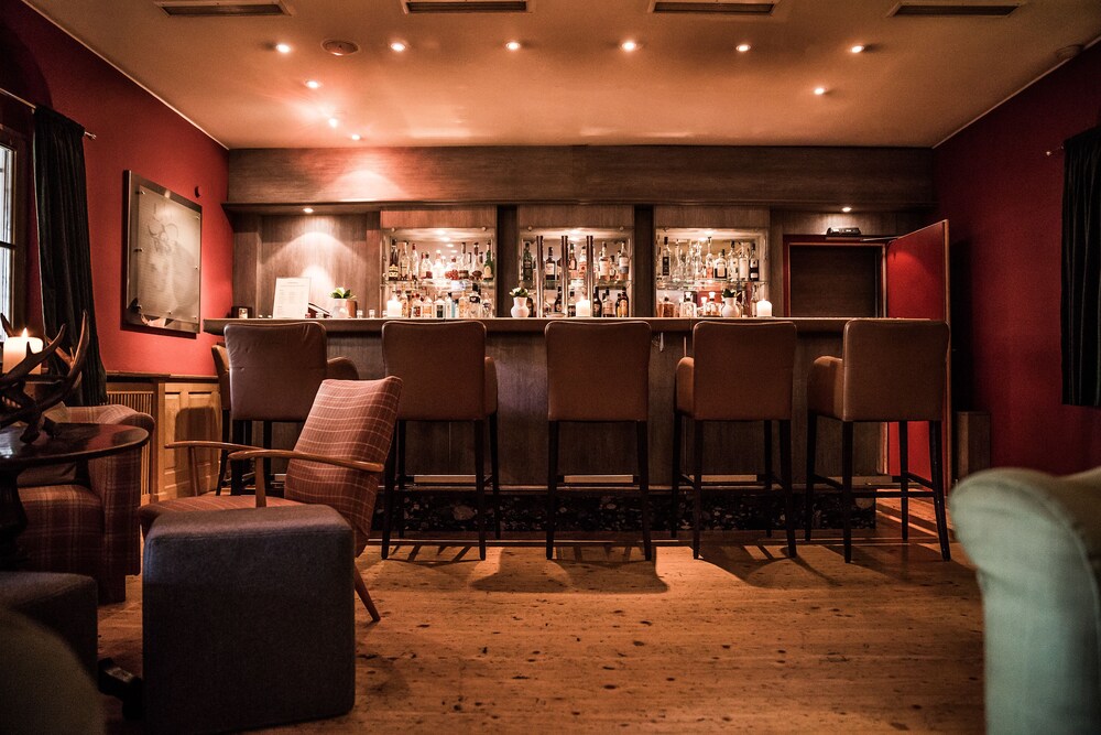 Hotel Bar