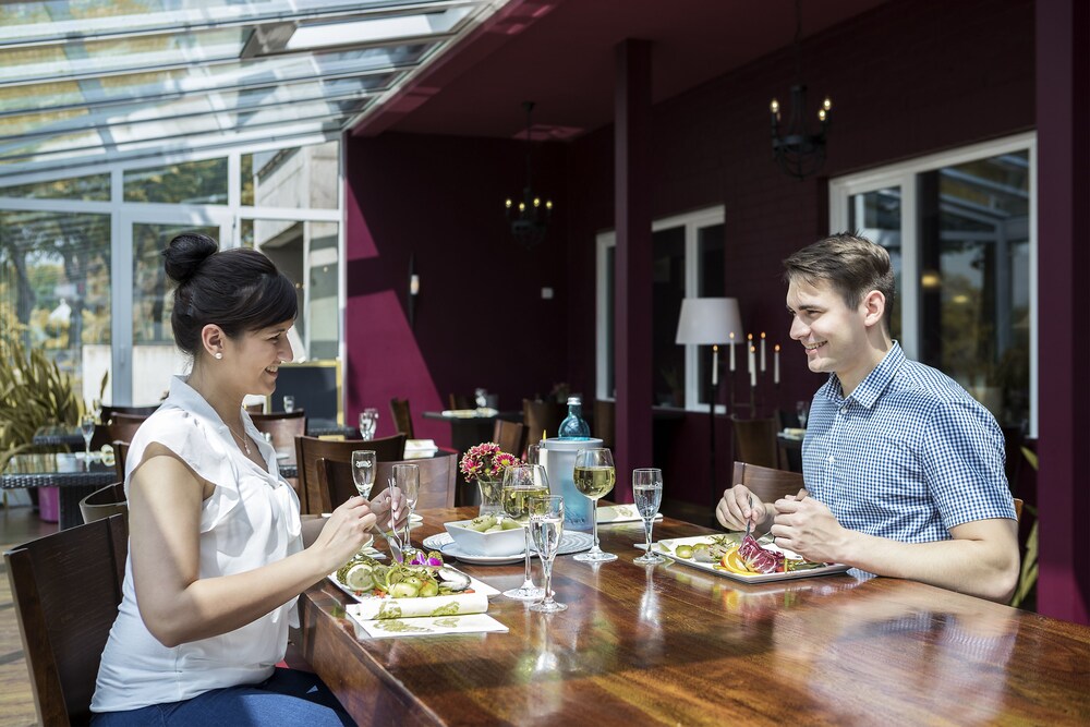 Couples Dining