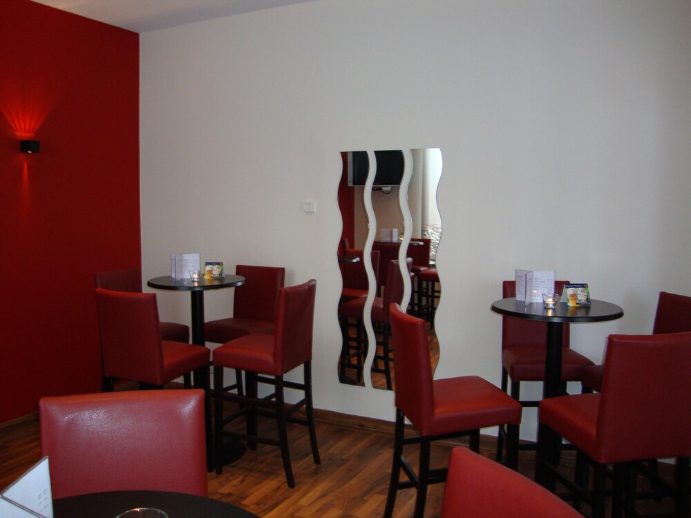 Hotel Bar