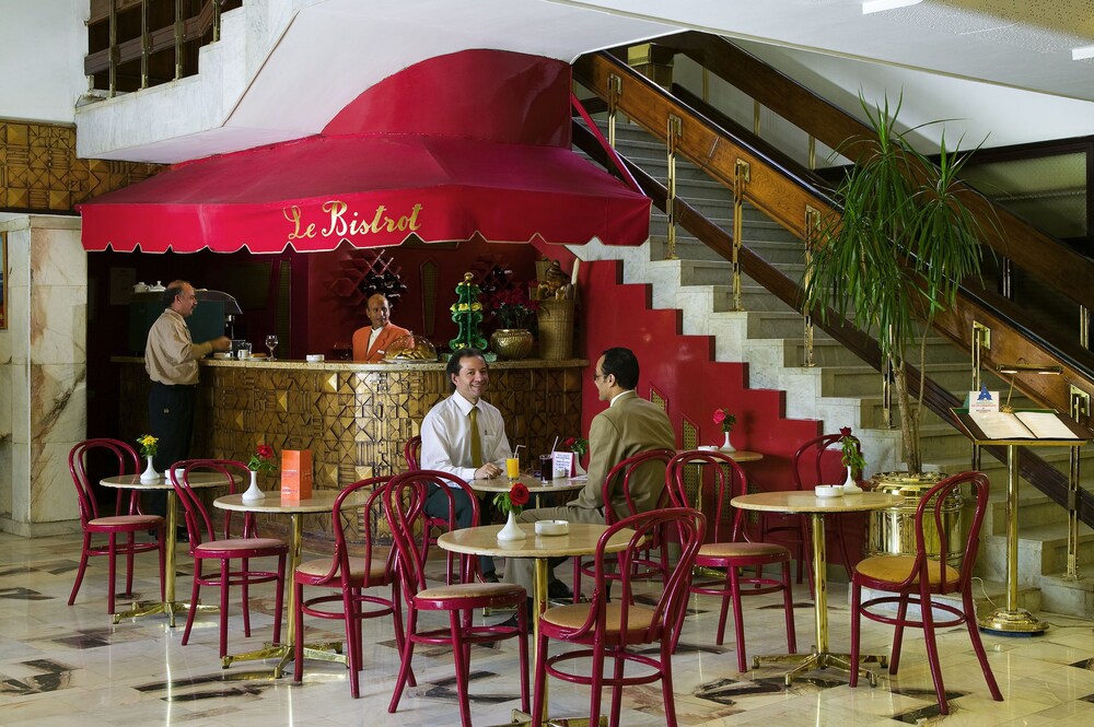 Hotel Bar