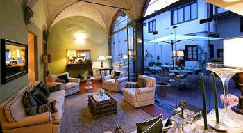 Hotel Lounge
