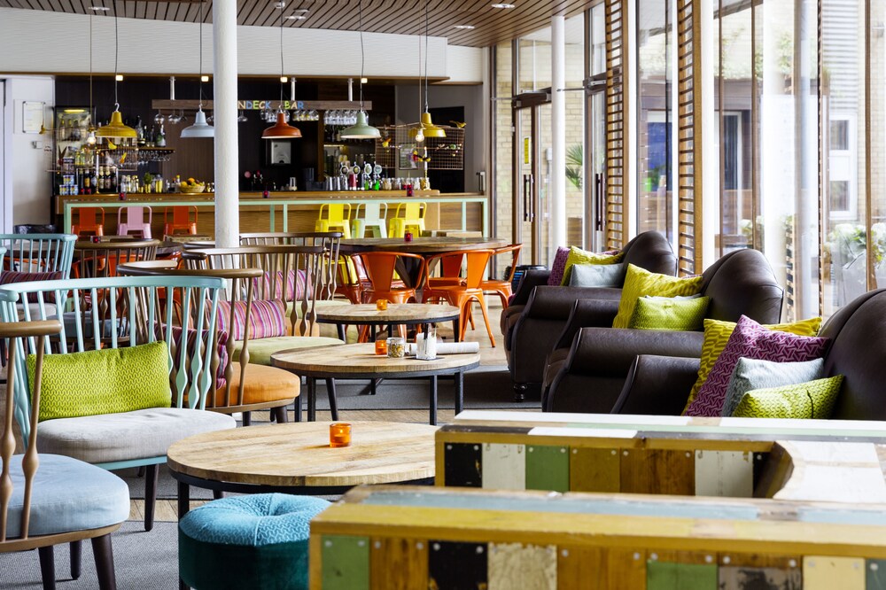 Hotel Bar