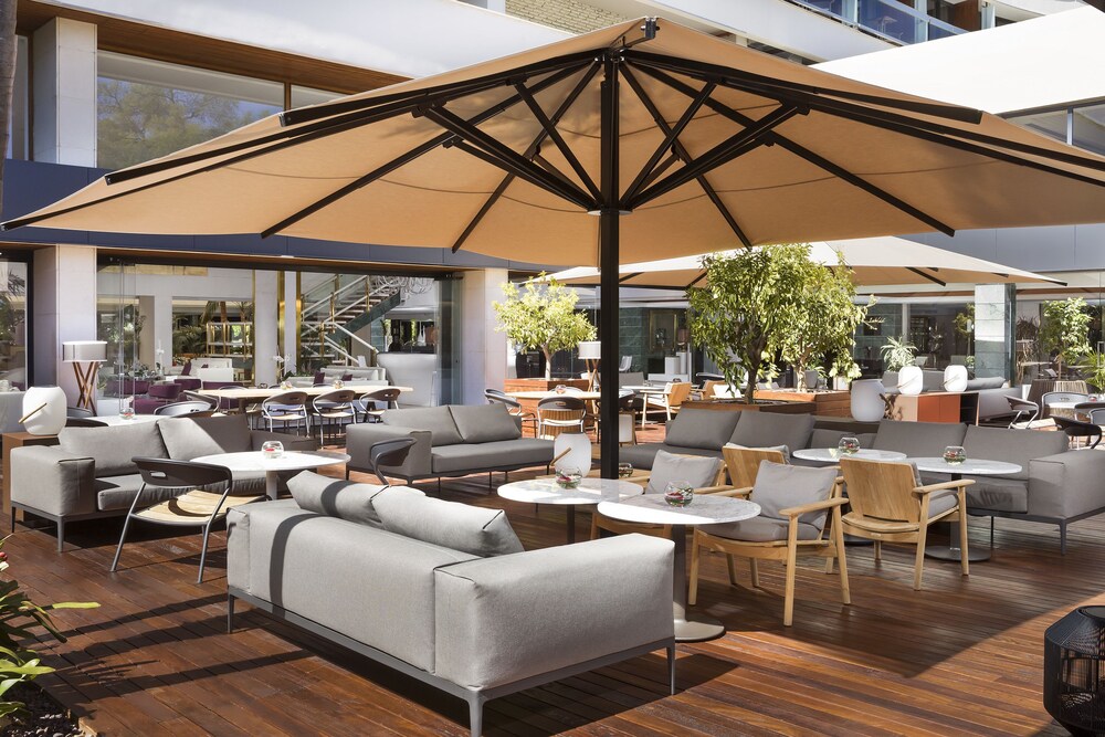Executive Lounge