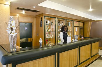 Hotel Bar