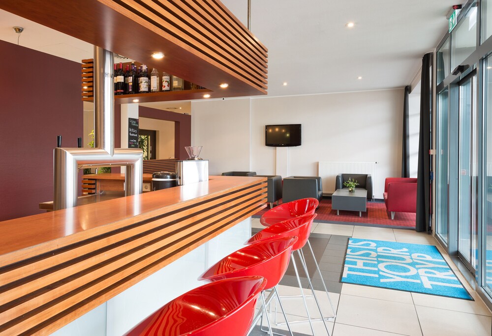 Hotel Lounge