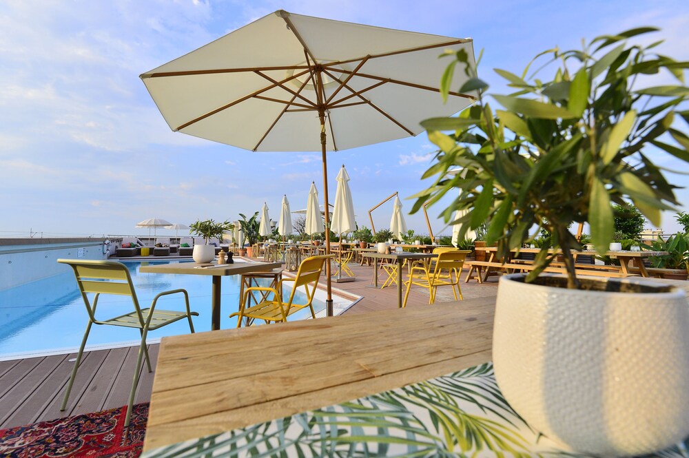 Rooftop Pool