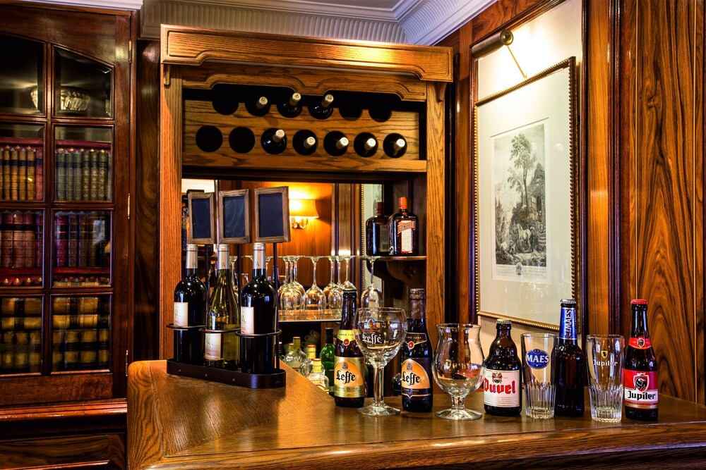 Hotel Bar