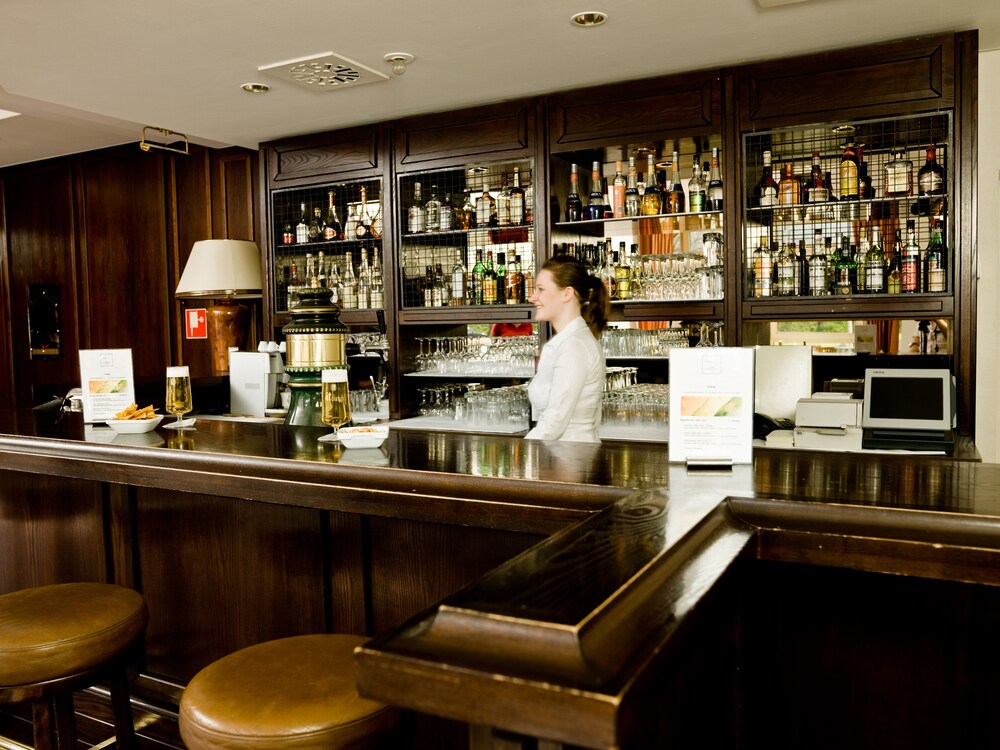 Hotel Bar