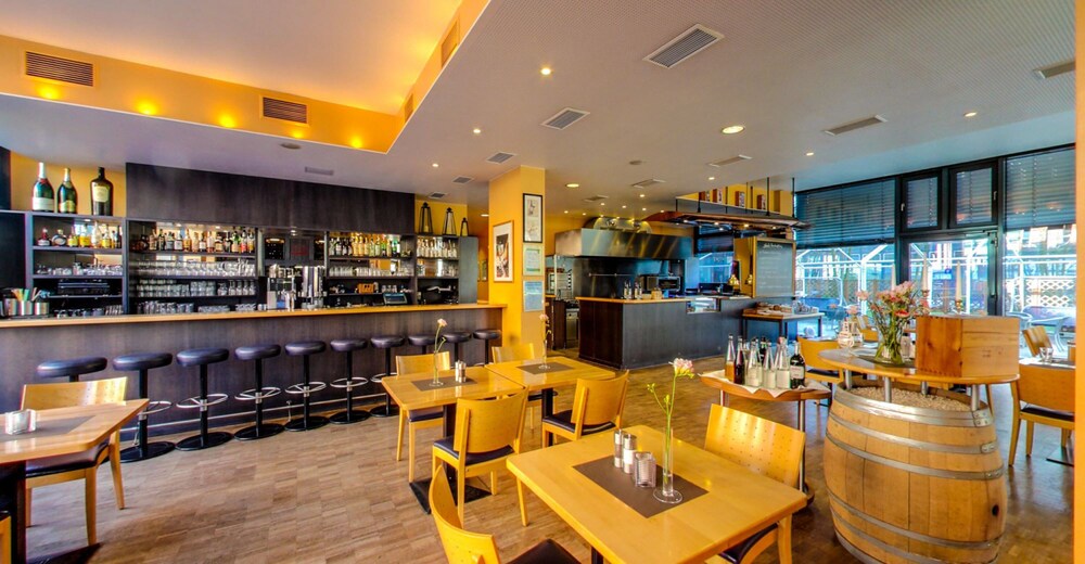 Food Court