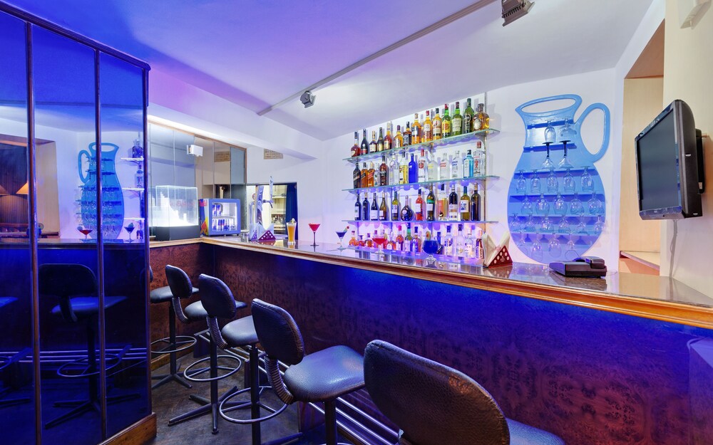 Hotel Bar