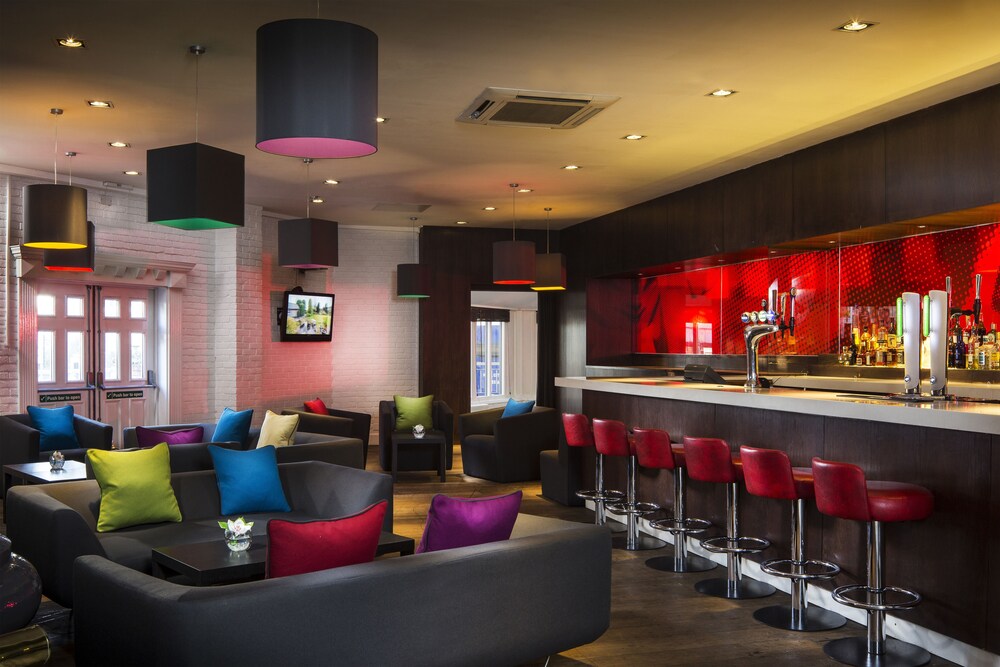 Hotel Bar