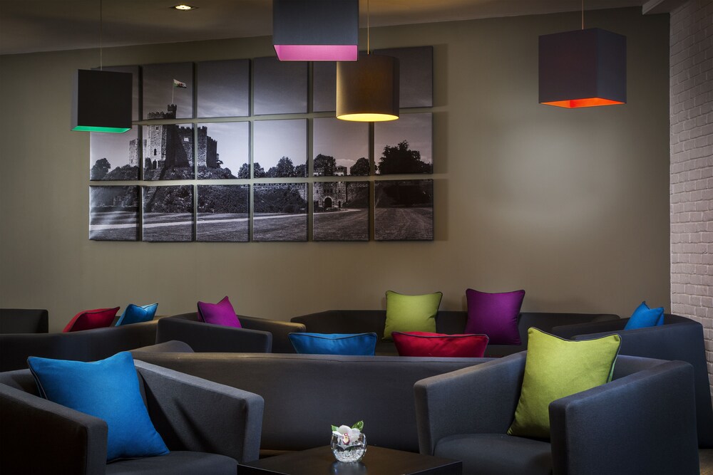 Hotel Lounge