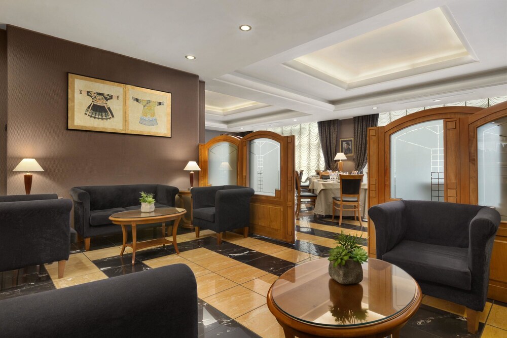 Hotel Bar