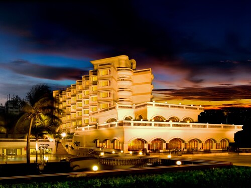 The Gateway Hotel Beach Road