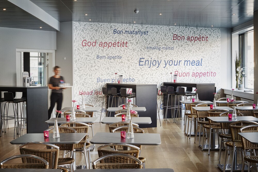 Food Court