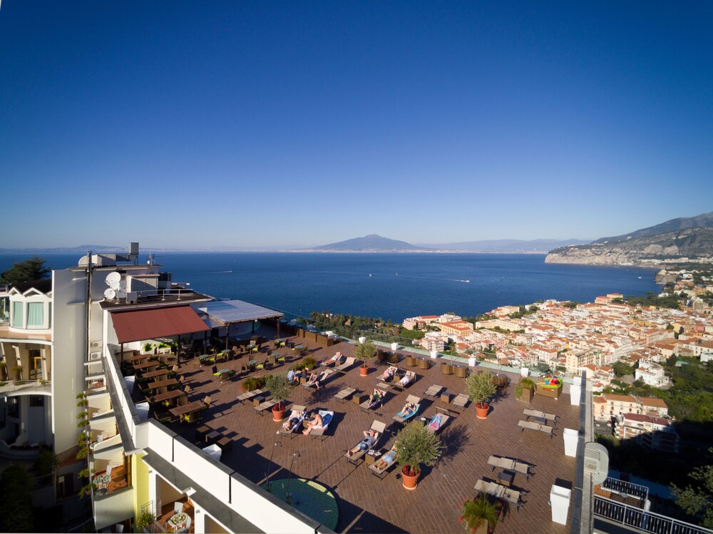 Sundeck