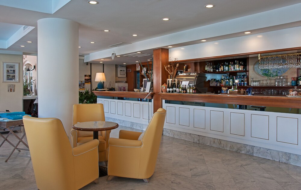 Hotel Lounge