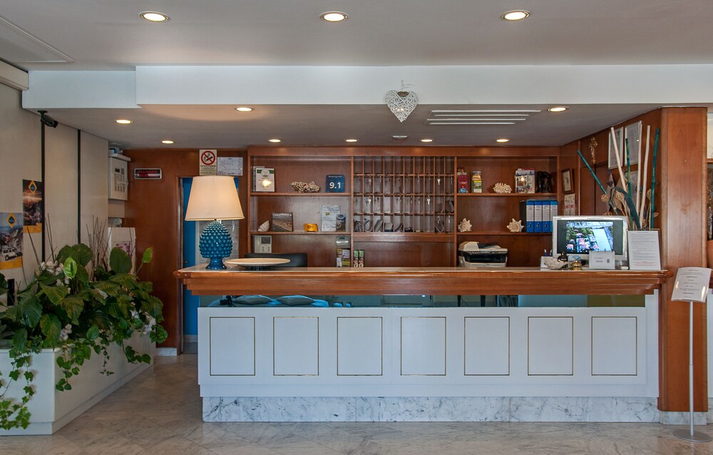 Concierge Desk